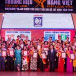 Giám đốc Hồng Doan nhận giải thưởng doanh nhân tiêu biểu