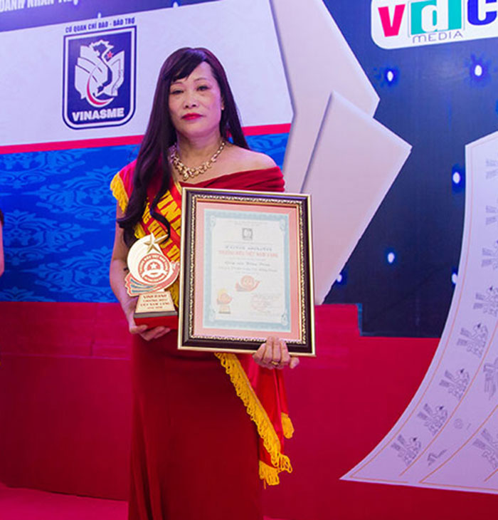 Giám đốc Nguyễn Thị Hồng Doan