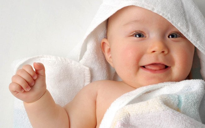 Kỹ năng tắm cho trẻ sơ sinh mà các bà mẹ bỉm sữa nên "nằm lòng"