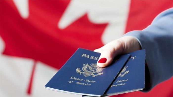 Hoàn thiện visa và đặt vé máy bay đi xuất khẩu lao động Canada